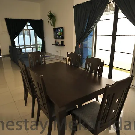 Homestay Mekar Idaman Kepala Batas  Exterior photo